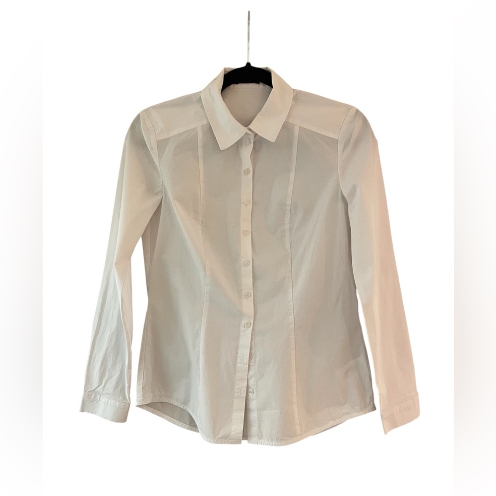 2/$20 - White Button-Up Shirt with pleats / fitted style / office or casual /4/6